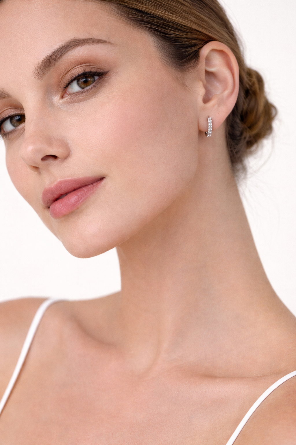 Brinco argola cravejado prata