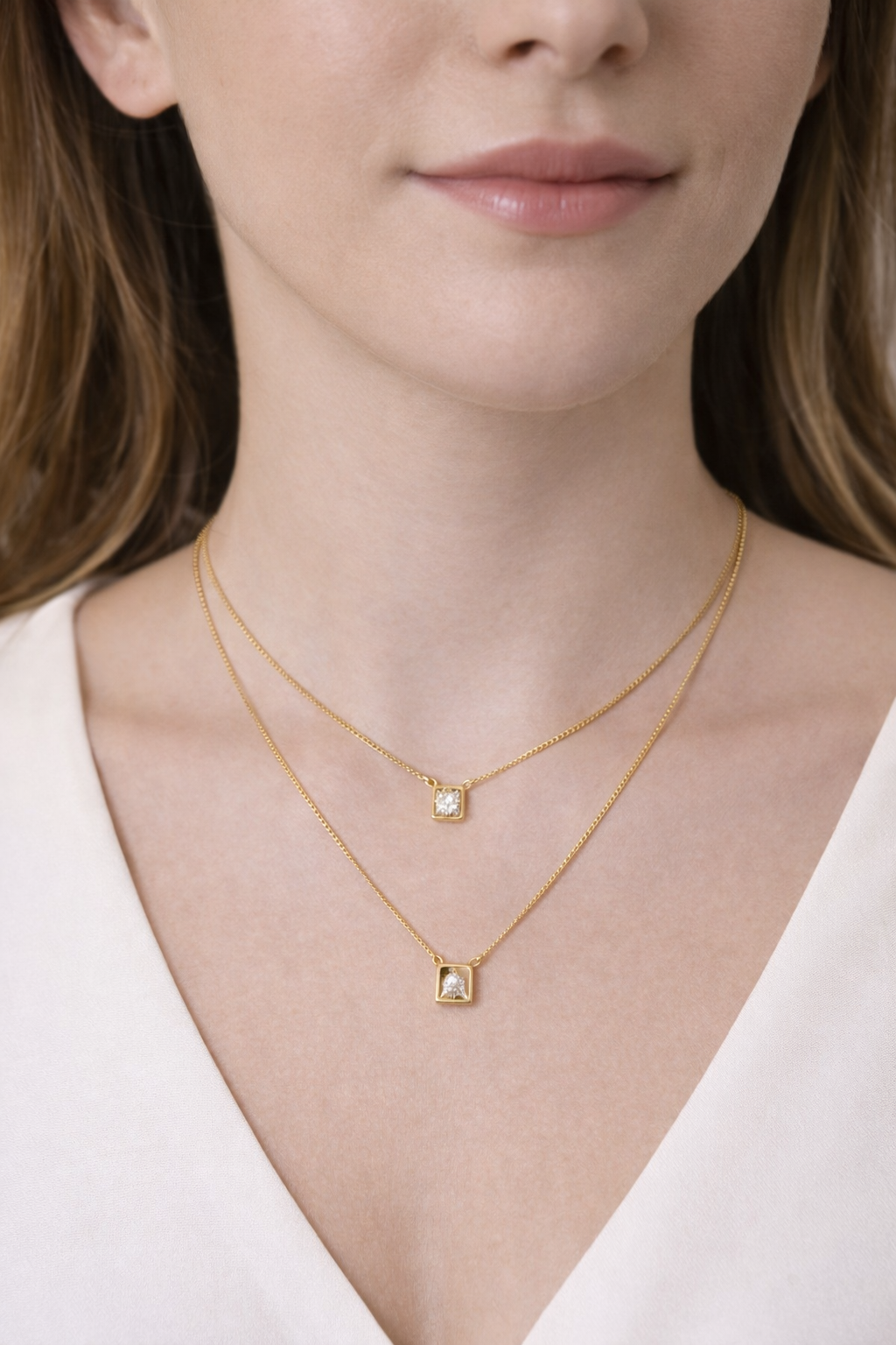 Escapulário Medalhas Quadradas Cravejada e Religiosa Dourado