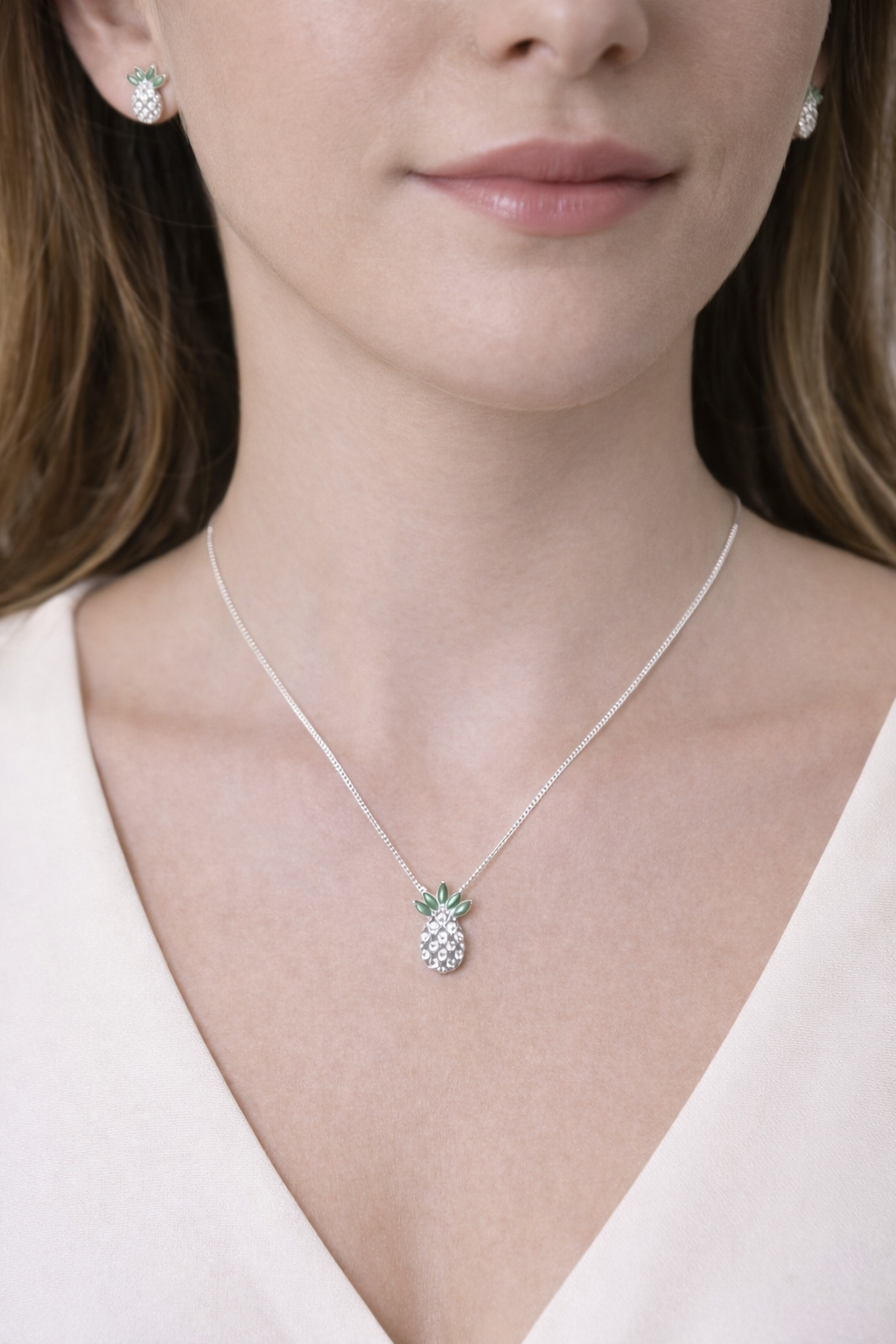 Conjunto Abacaxi com Zircônias e Detalhe Verde