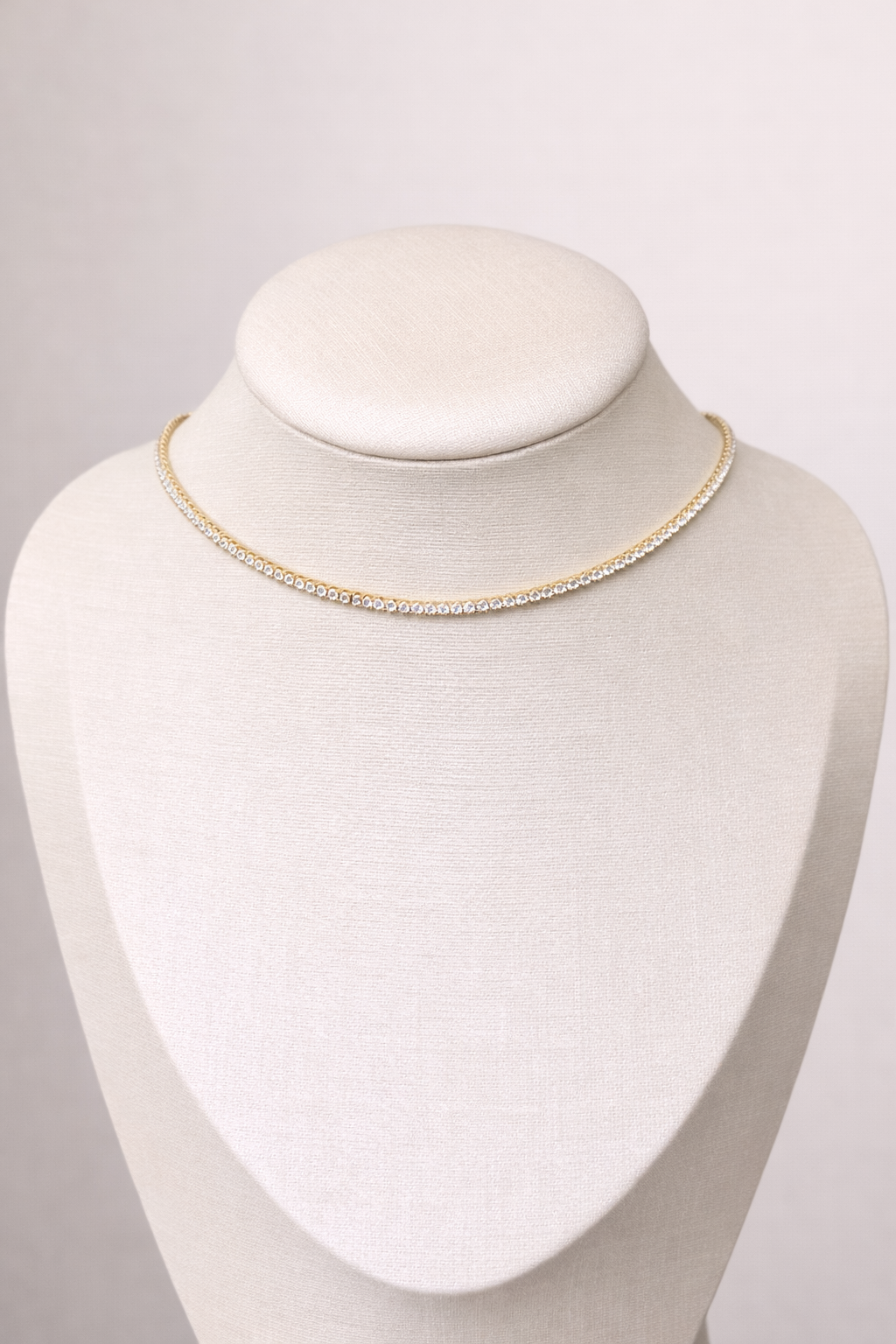 Colar Riviera Cravejado Dourado