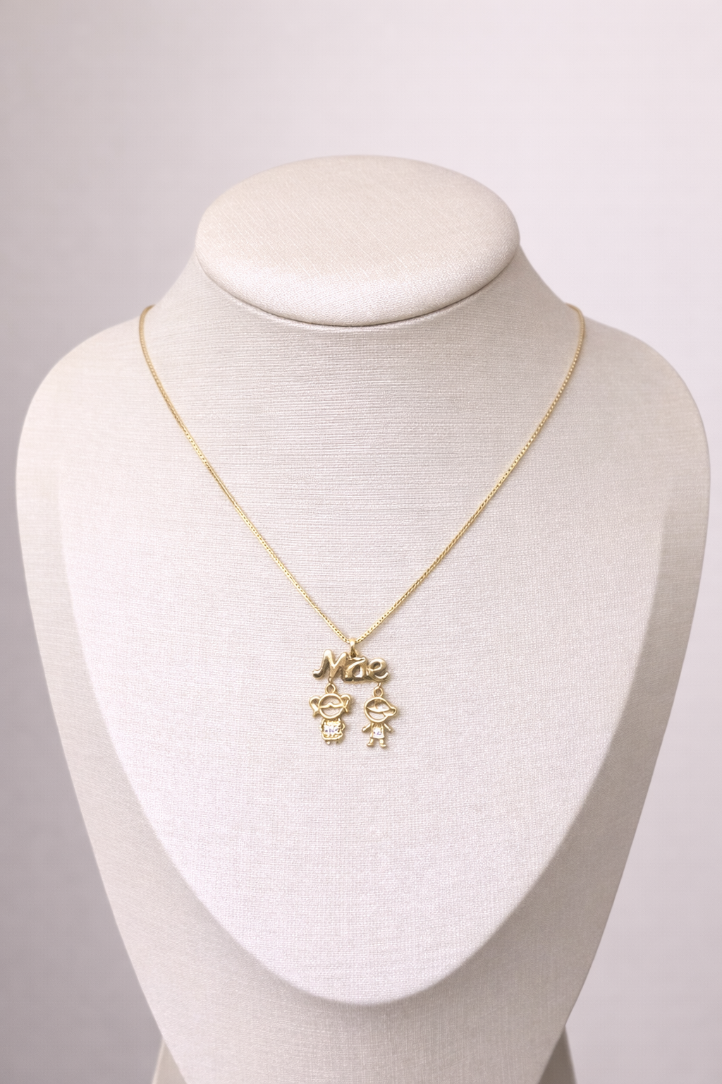 Colar Mãe com Pingentes Filhos Dourado