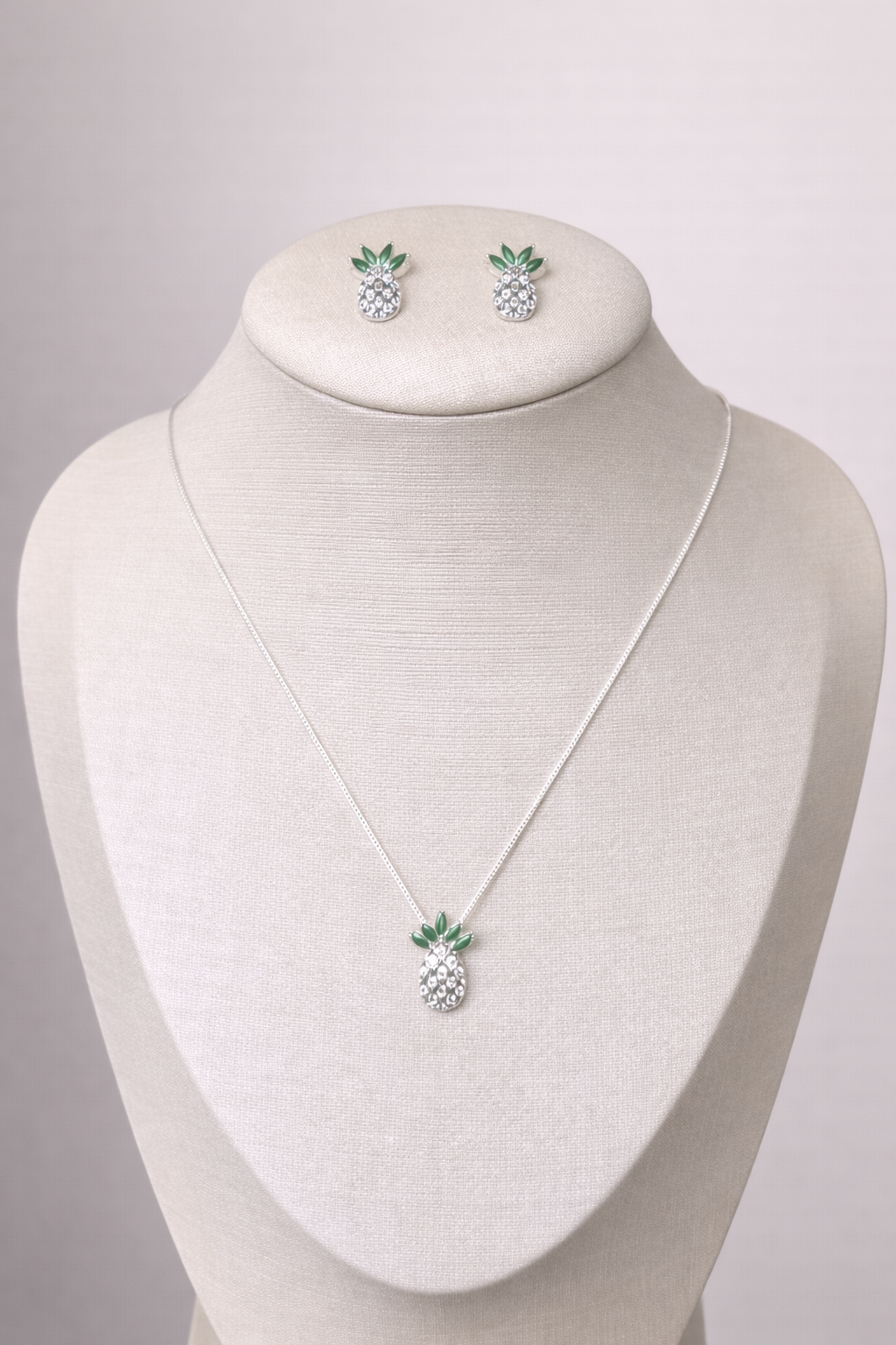 Conjunto Abacaxi com Zircônias e Detalhe Verde