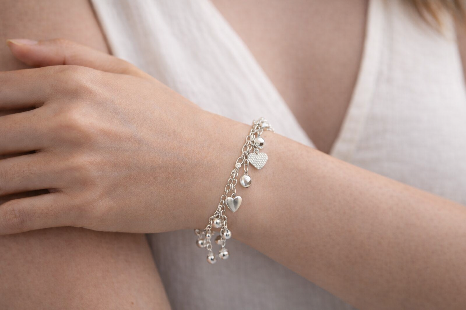 Pulseira Corações e Pingentes